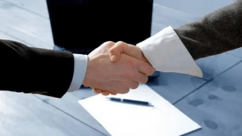 五月，上海艾思捷與青島某工業(yè)設備企業(yè)簽訂開發(fā)設計協(xié)議
